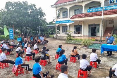 TUYÊN TRUYỀN LUẬT TRẺ EM VÀ GIỚI THIỆU MÔ HÌNH HÒM THƯ “ĐIỀU EM MUỐN NÓI”